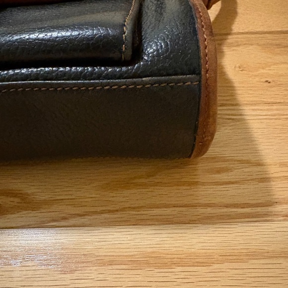 Vintage Liz Claiborne leather shoulder cross body bag - Picture 2 of 8